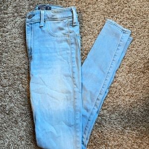 Abercrombie & Fitch light wash skinny jean